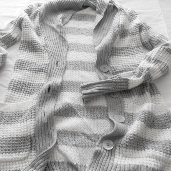 3 size medium sweaters - Picture 3 of 3